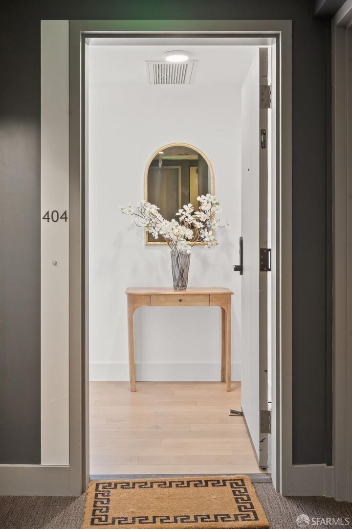 Property Photo:  719 Larkin Street 404  CA 94109 