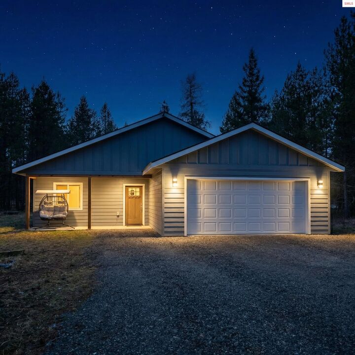 Property Photo:  389 Hardy Loop  ID 83805 