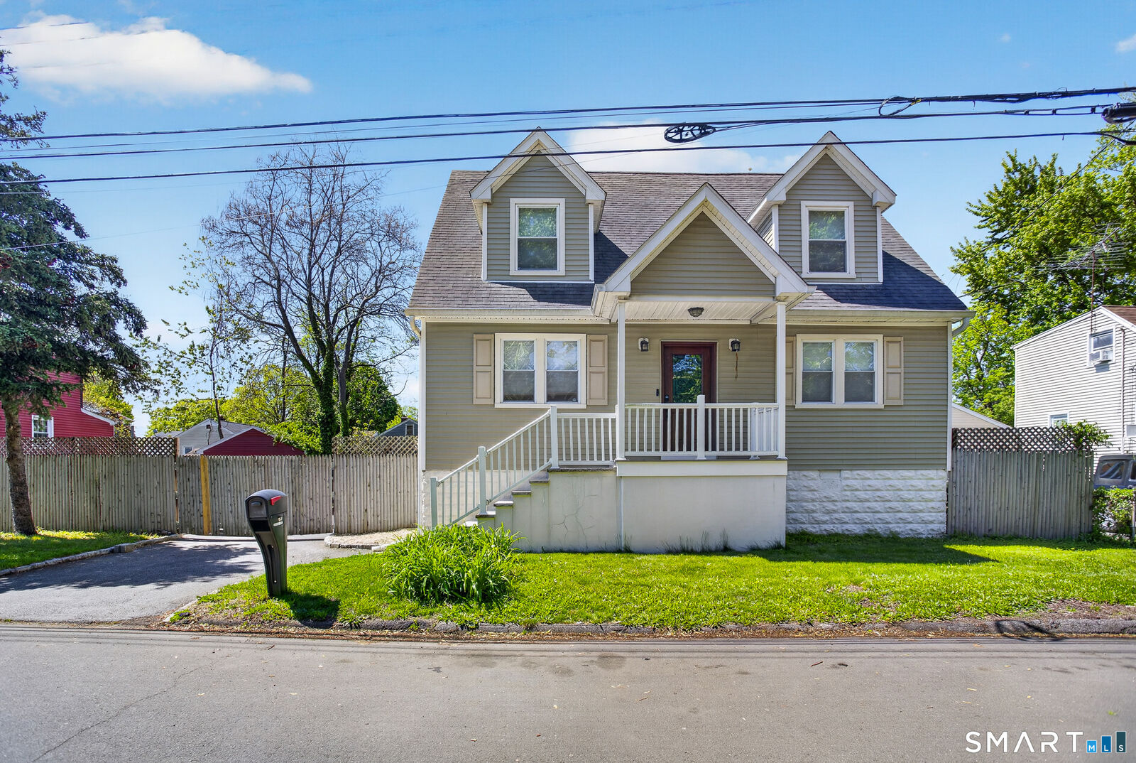 Property Photo:  365 Roosevelt Avenue  CT 06615 