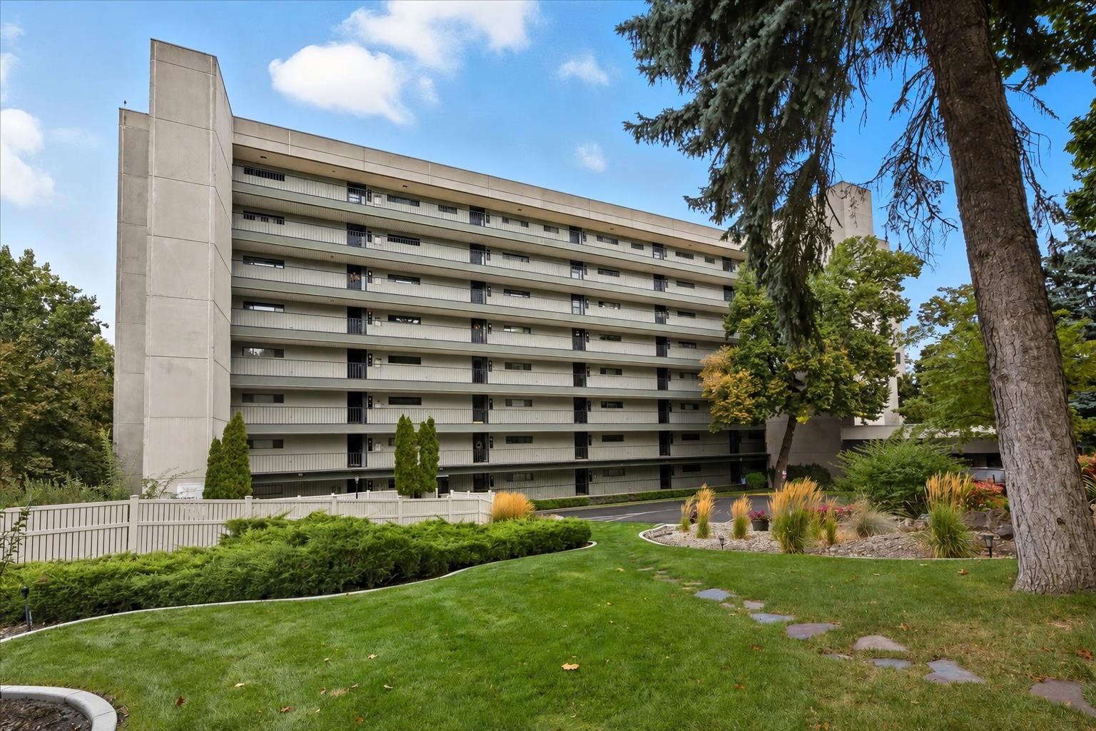 Property Photo:  700 W 7th Ave 508  WA 99204 