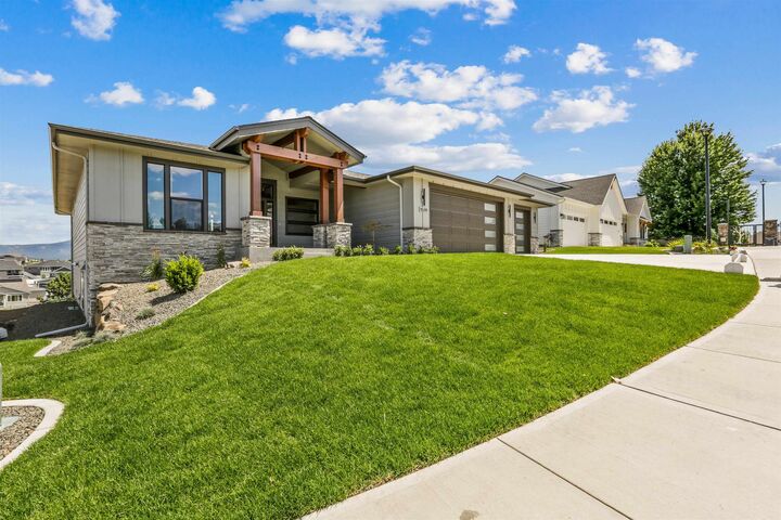 Property Photo:  1519 S Steen Ln  WA 99037 