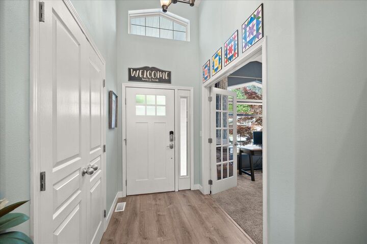 Property Photo: 7203 S Moran View St WA 99224
