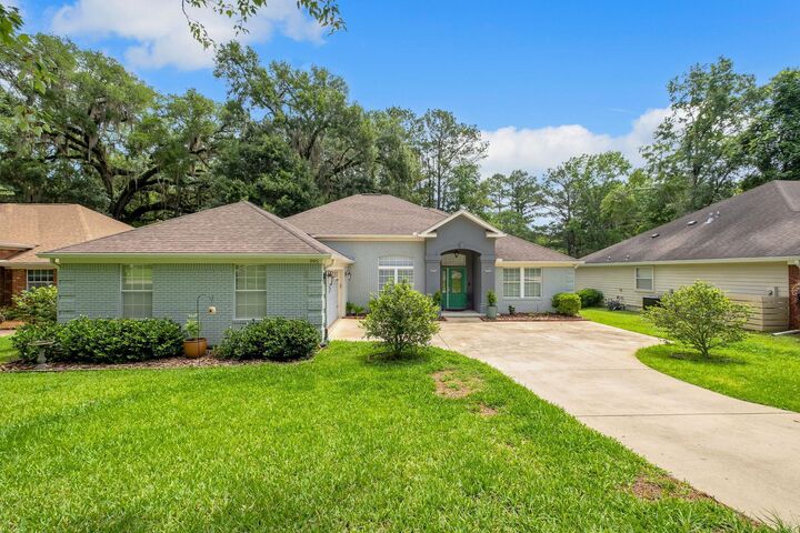 Property Photo:  995 Park View Drive  FL 32311 