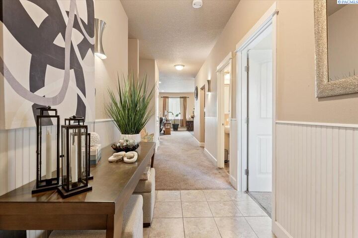 Property Photo:  650 Pikes Peak Dr  WA 99353 