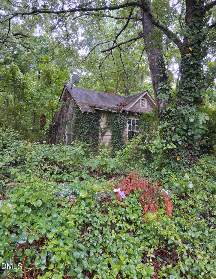 Property Photo: 1200 E High Street NC 27855