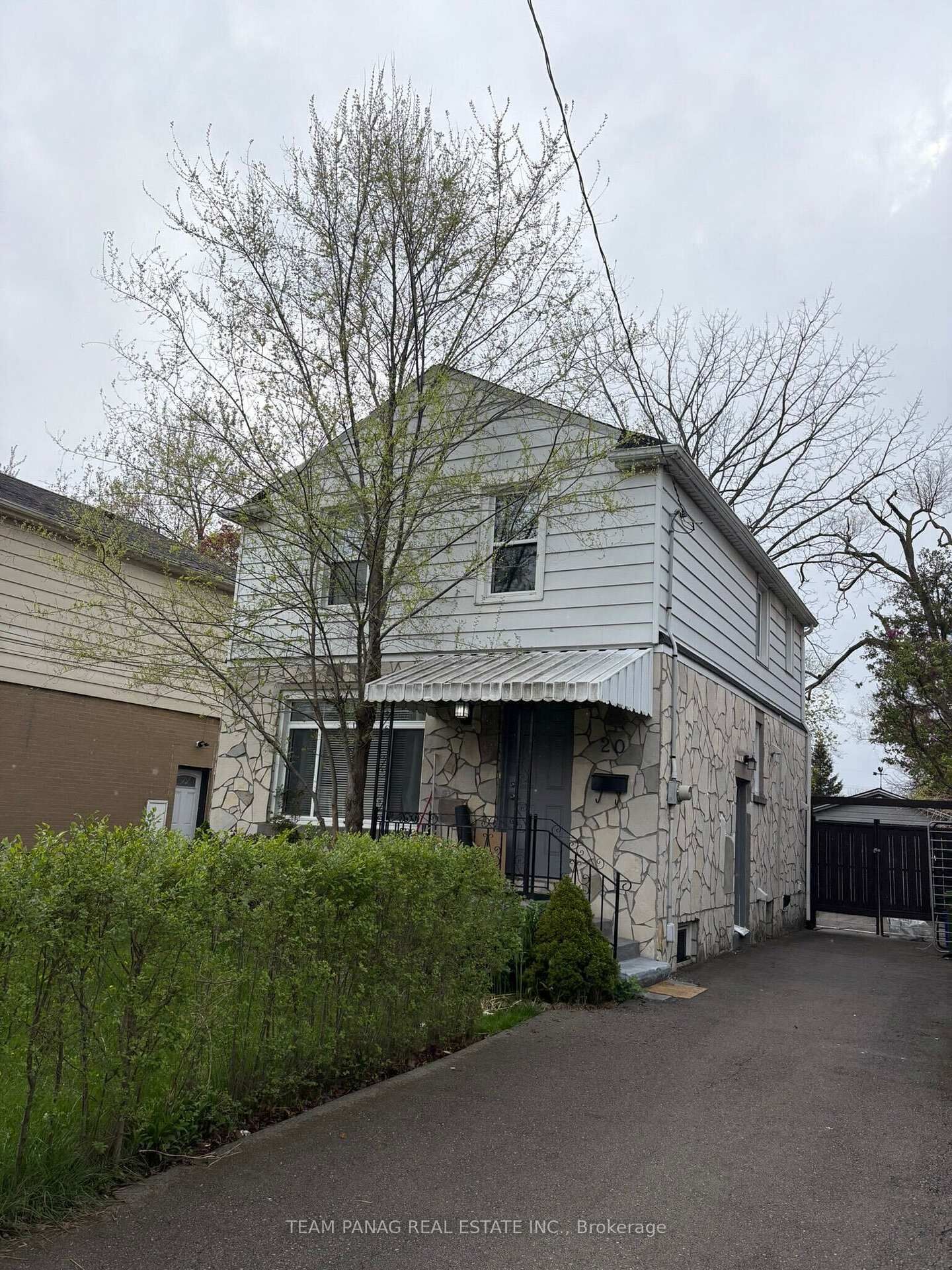 Property Photo: 20 Kingsmount Street S ON L8S 3B3