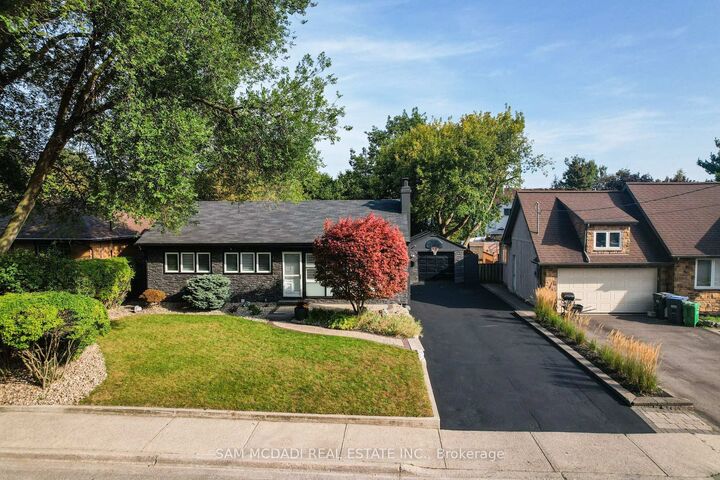 Property Photo:  1140 Halliday Avenue  ON L5E 1P9 