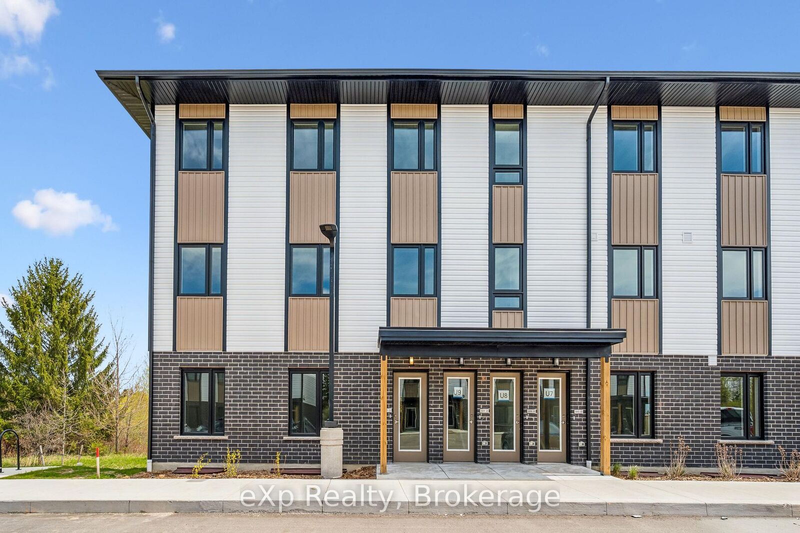 Property Photo: 465 Garafraxa Street W 10 ON N1M 1C6