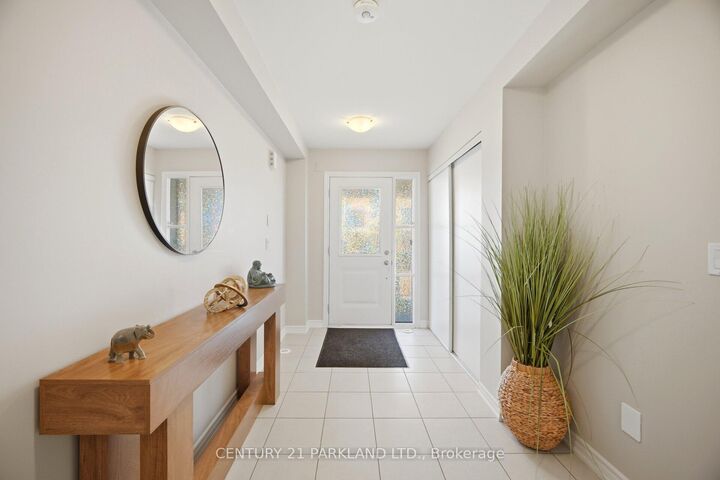 Property Photo: 18 Wimshaw Lane ON L4A 8B7