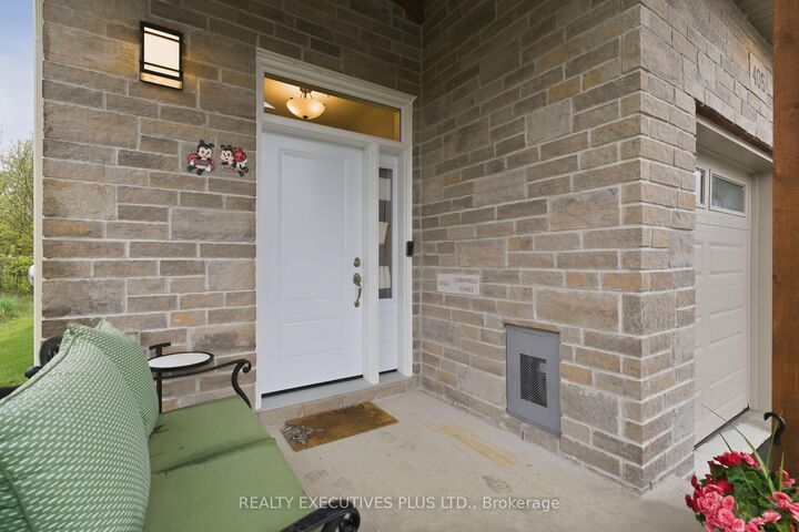 Property Photo: 405 Voyageur Place W ON K0A 1W0
