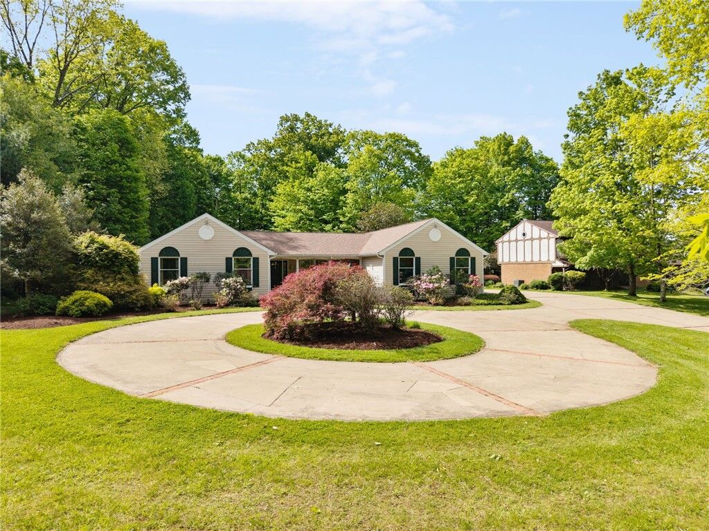 Property Photo: 1015 1st St. Ext PA 15085