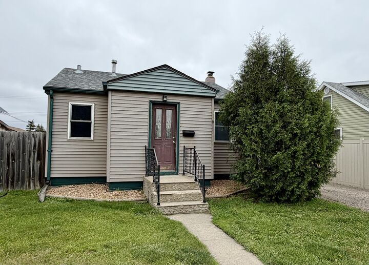 Property Photo:  911 S 9th Street  SD 57401 