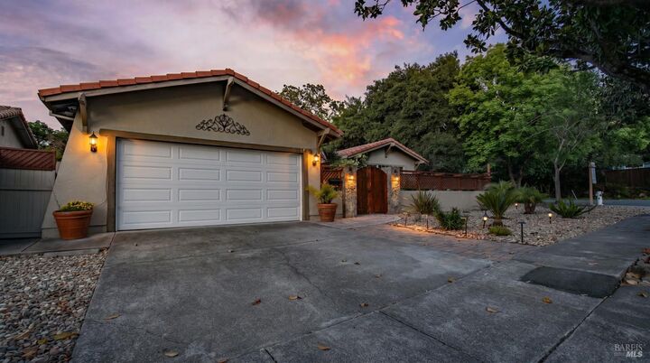 Property Photo: 22 Greengate Court CA 95409