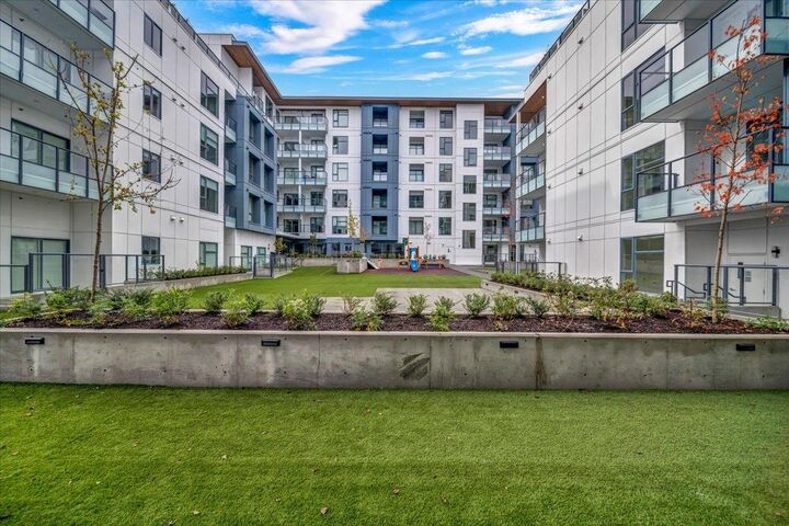 Property Photo:  10828 139A Street W621  BC V3R 0H3 