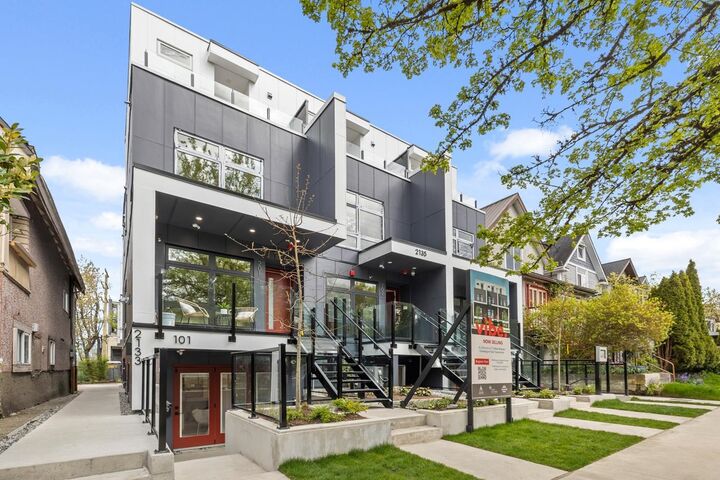 2135 E Pender Street 201 — photo 1