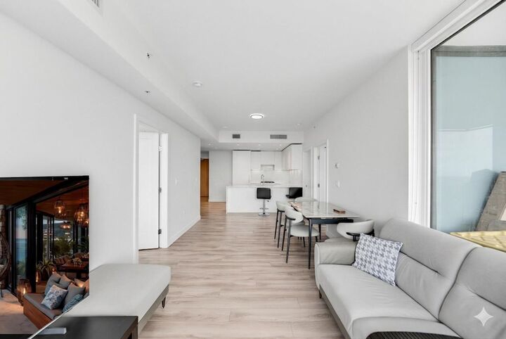 Property Photo: 6699 Dunblane Avenue 1809 BC V5H 0J8