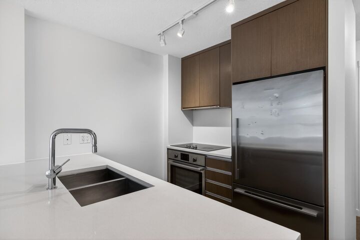 Property Photo:  1009 Harwood Street 606  BC V6E 0C2 