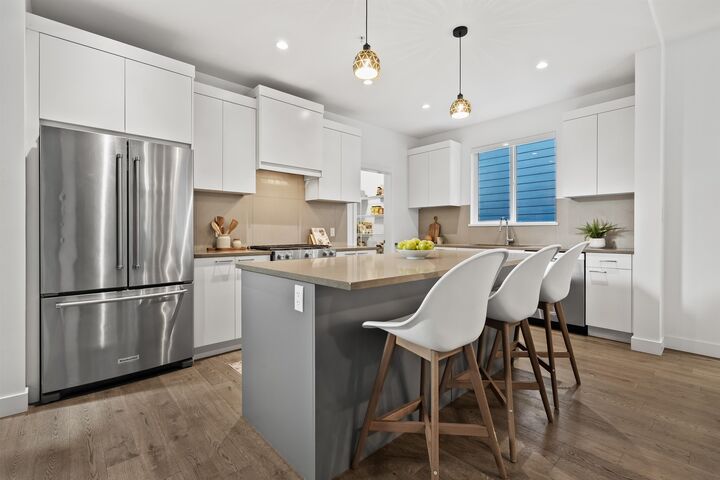 Property Photo:  39355 Falcon Crescent  BC V8B 0Y9 