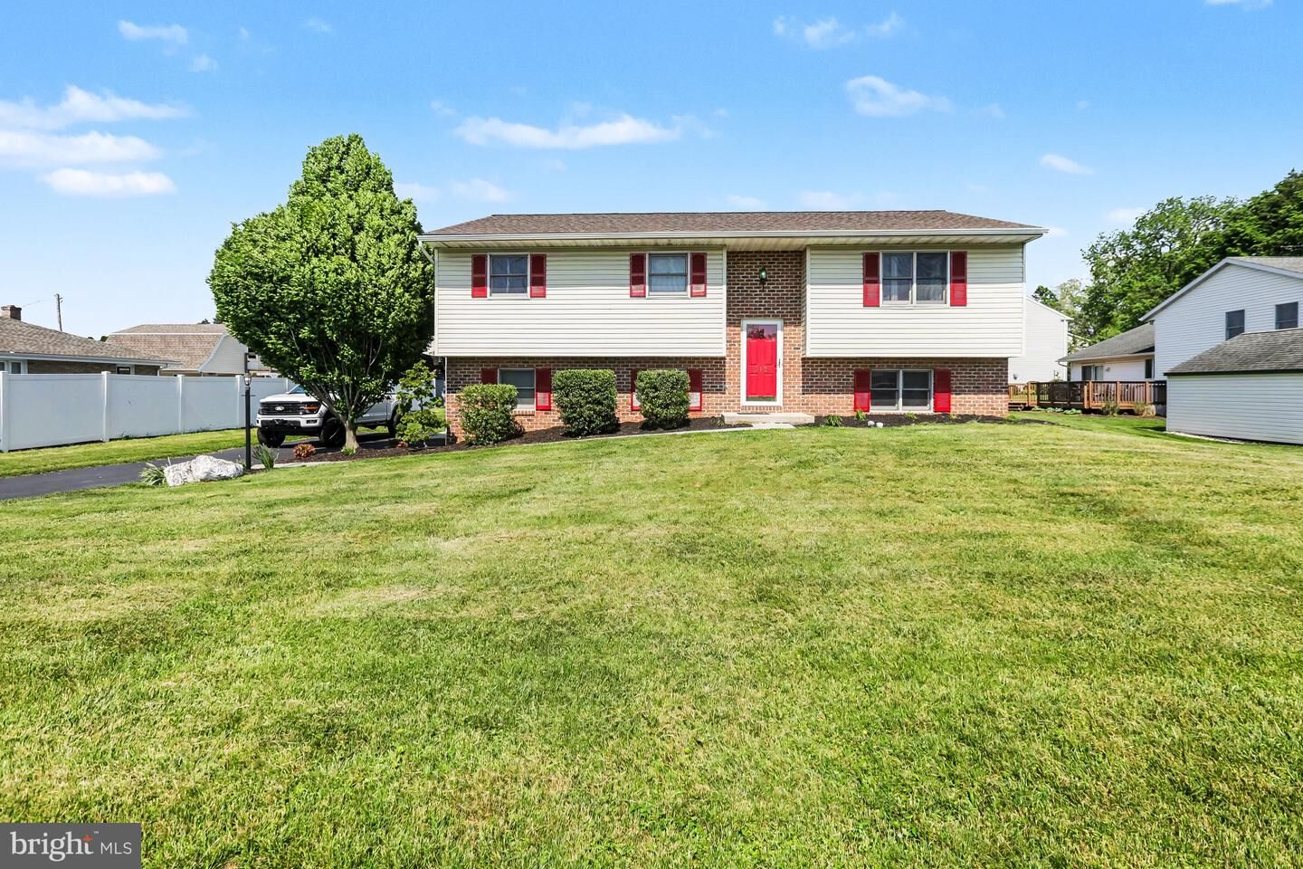 Property Photo: 212 Brunswick Lane PA 17078