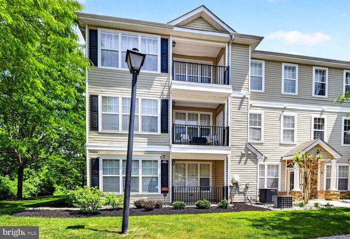 Property Photo:  23 Kyle Way  NJ 08628 