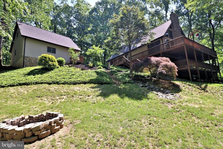 Property Photo:  94 N Tanglewood Drive  PA 17566 