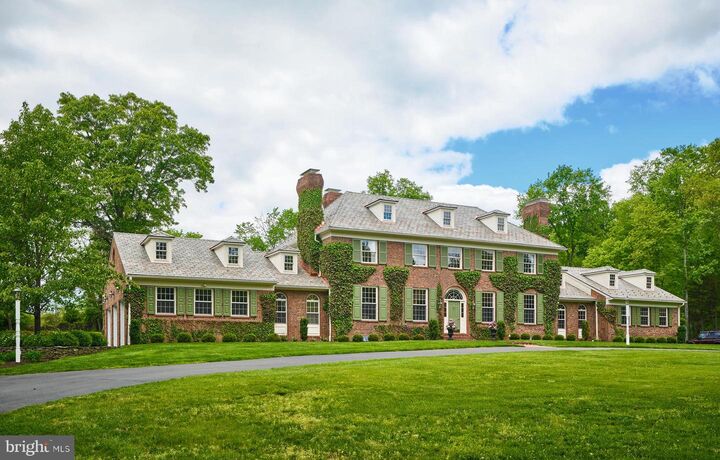 Property Photo:  4 Woodland Road  PA 18940 