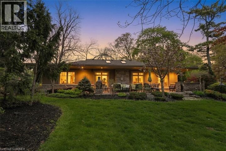 Property Photo:  10 Gaywood Gardens  ON N3T 5J8 