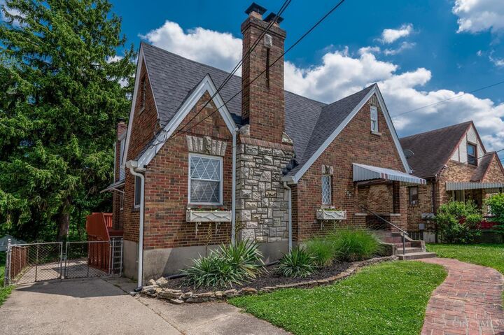 Property Photo:  506 Mentola Avenue  OH 45205 