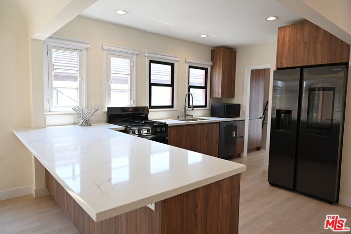 Property Photo: 1333 W 14th St CA 90732