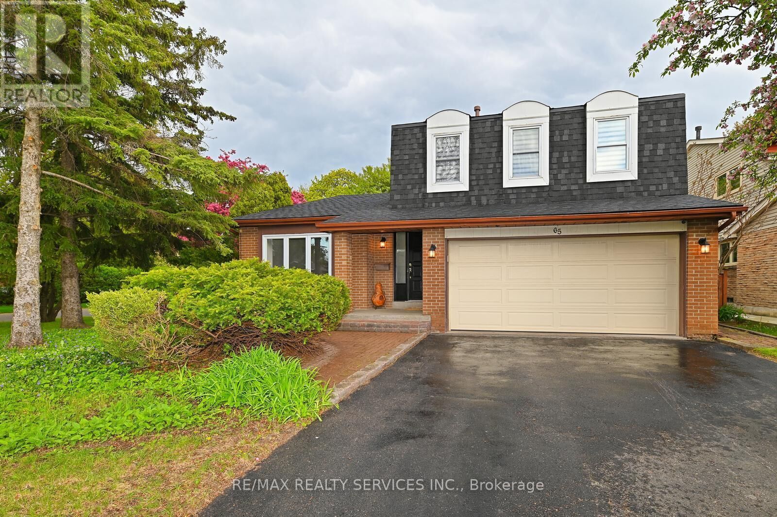 Property Photo:  65 Massey Street  ON L6S 3A3 