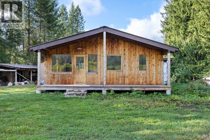 Property Photo: 16465 Wadds Road BC V0B 1E0