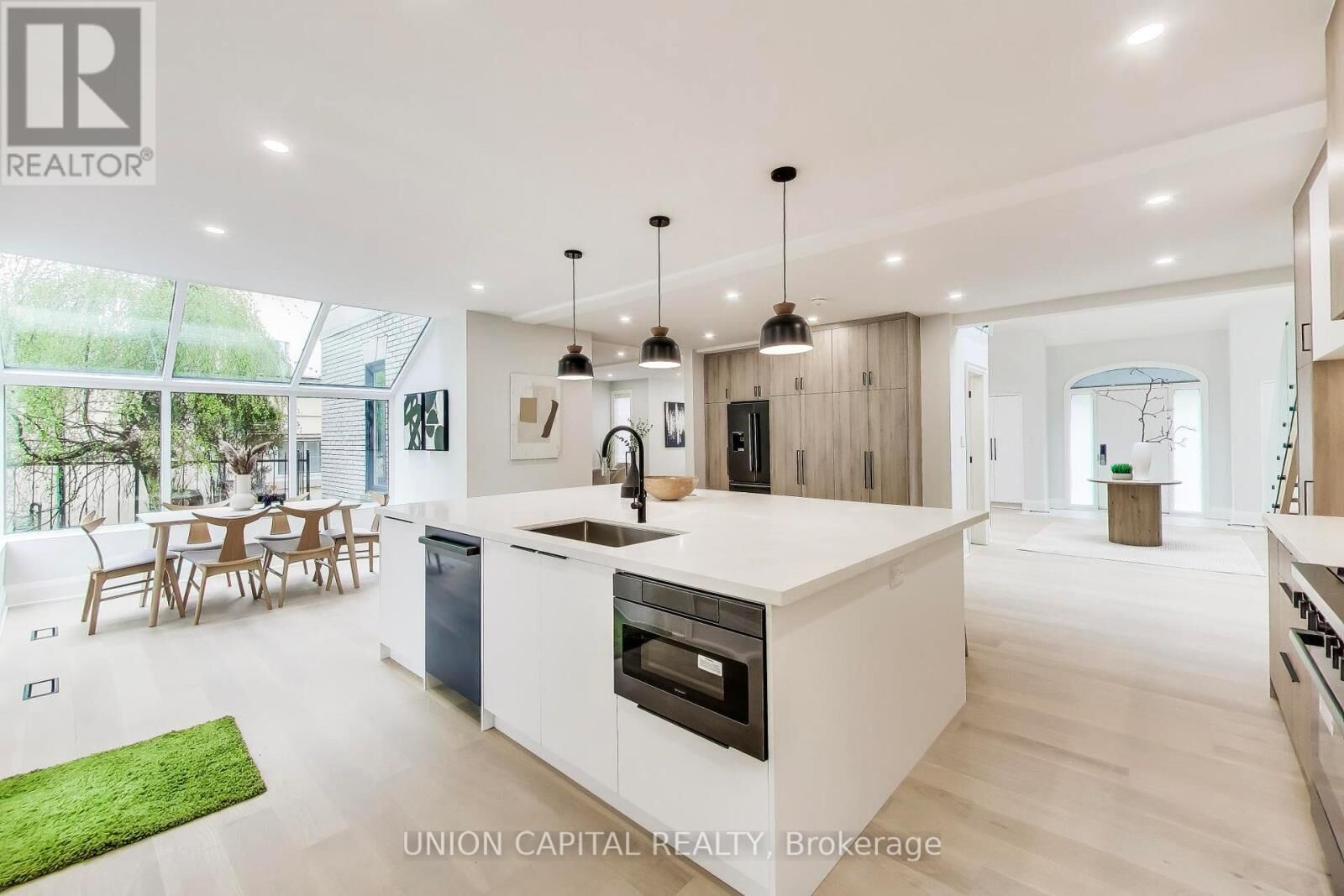 Property Photo:  58 Forsyth Avenue North  ON L8S 4E3 
