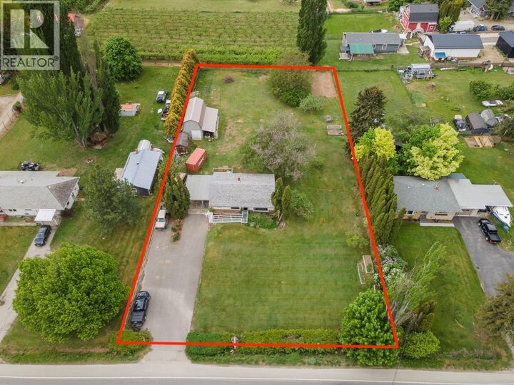 Property Photo:  215 33rd Avenue South  BC V0B 1G1 
