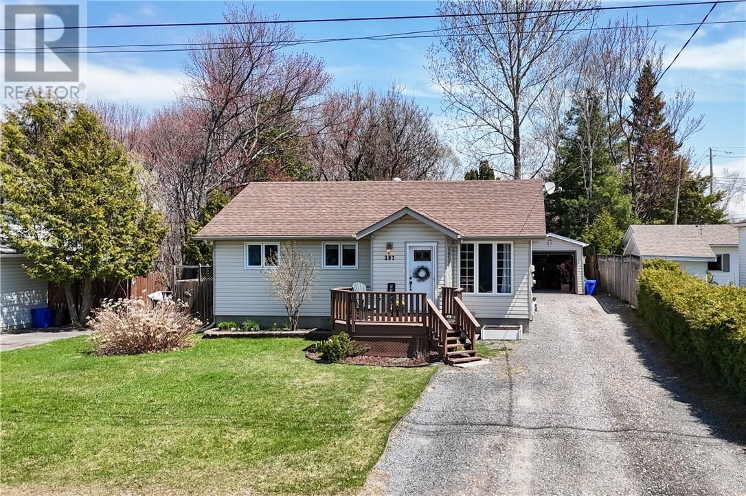 Property Photo:  297 Sixth  ON P3Y 1M4 