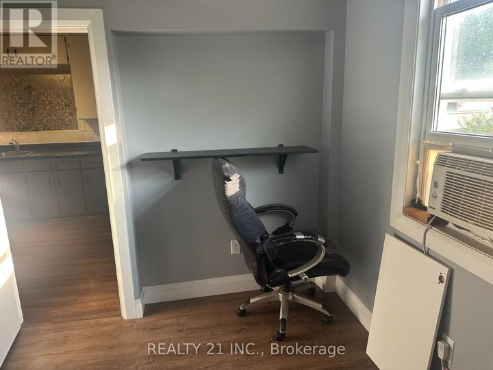 Property Photo: 60 Phillip Avenue (Main) ON M1N 3R2