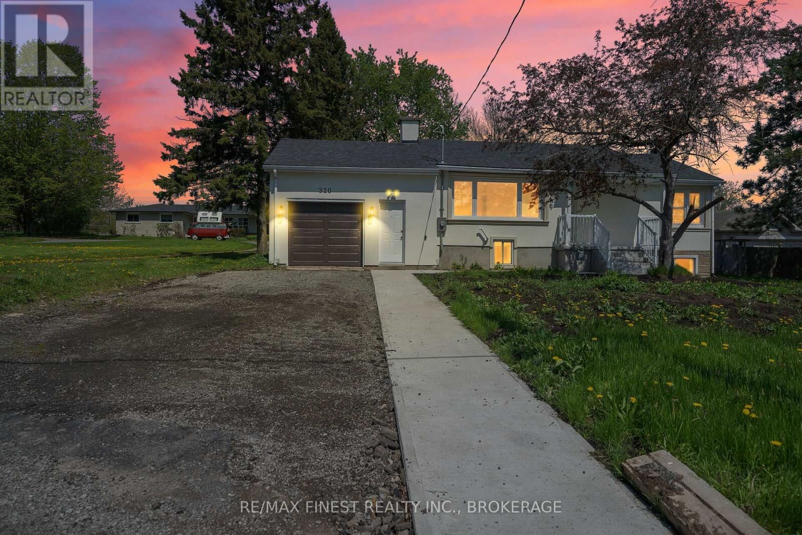 Property Photo:  320 Academy Street  ON K0H 1G0 