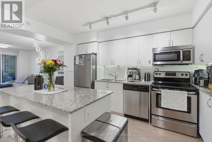 Property Photo: 800 Lawrence Avenue West 304 ON M6A 0B1