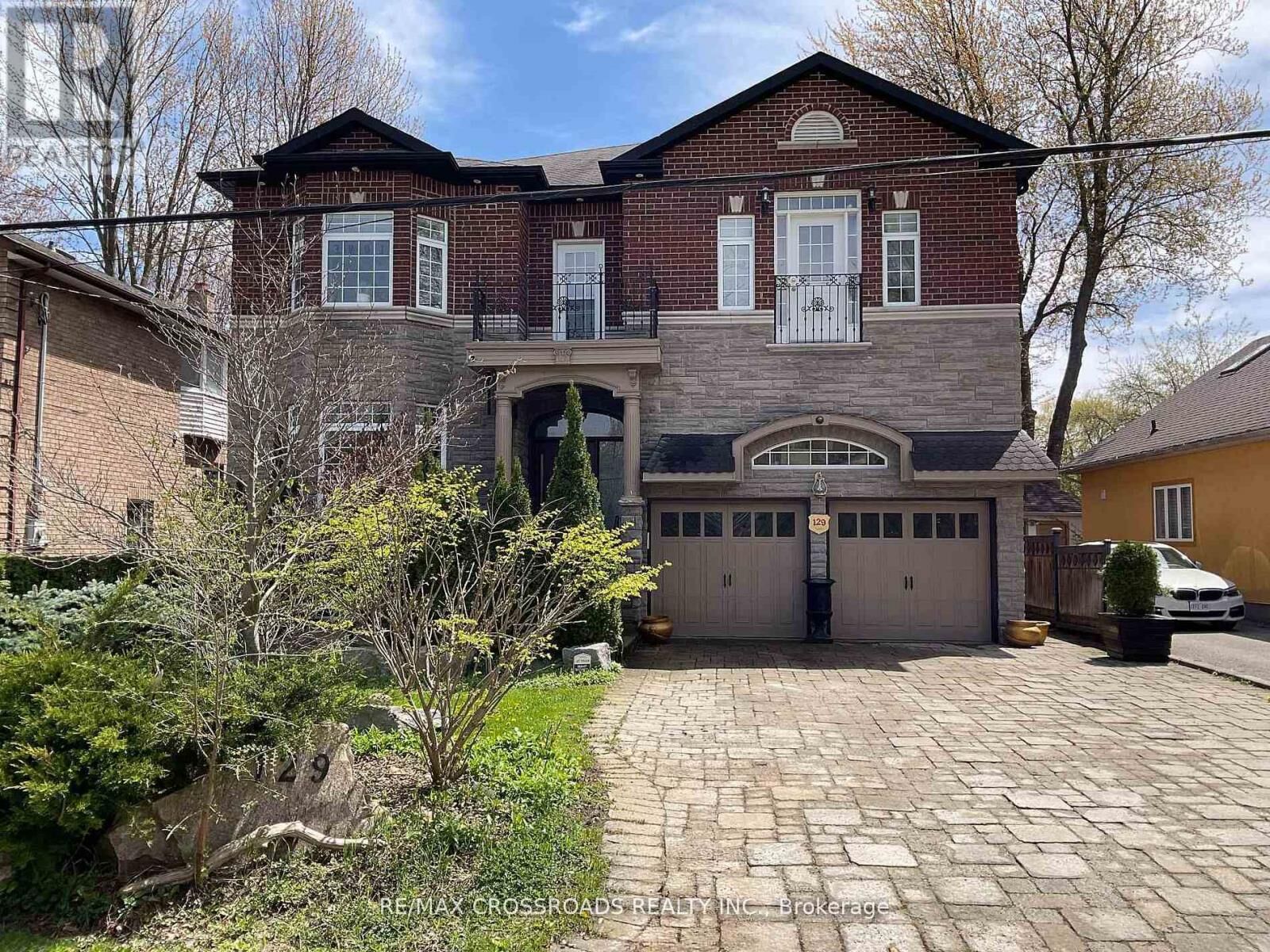 Property Photo:  129 Lakeland Crescent  ON L4E 3A1 