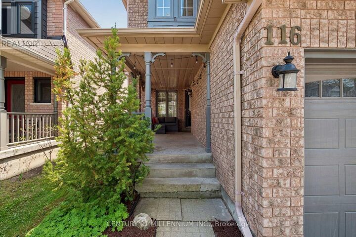 Property Photo: 116 Woodroof Crescent ON L4G 7H3