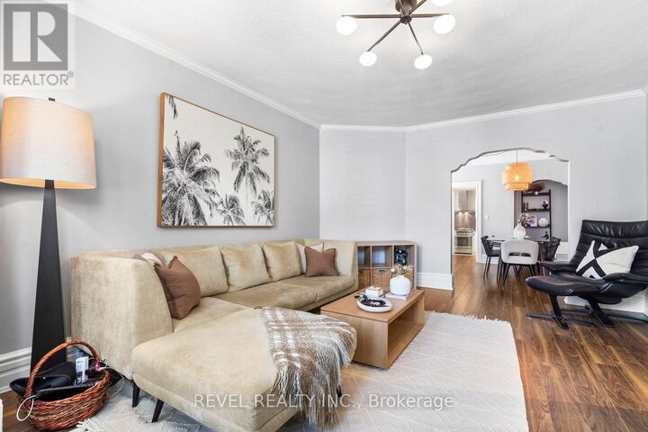 Property Photo:  29 Shannon Street  ON M6J 2E6 