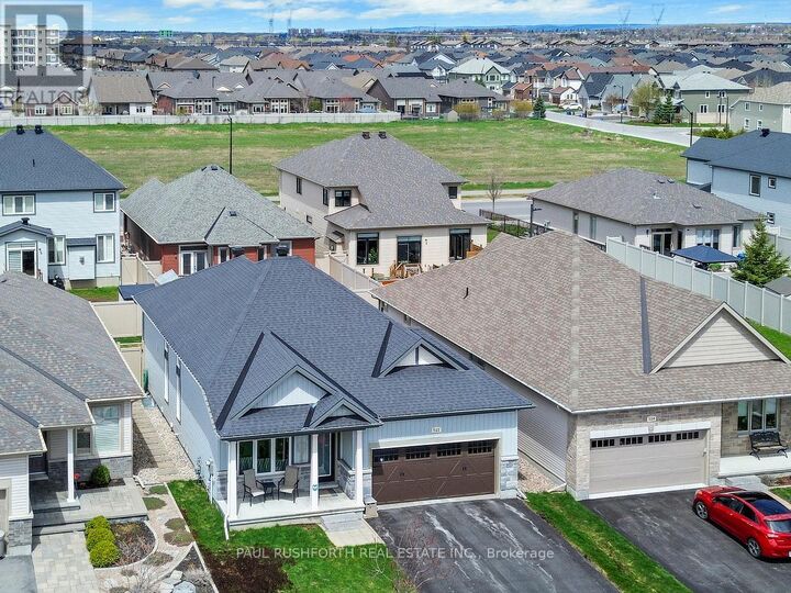 Property Photo:  522 Ace Street  ON K2V 0E8 