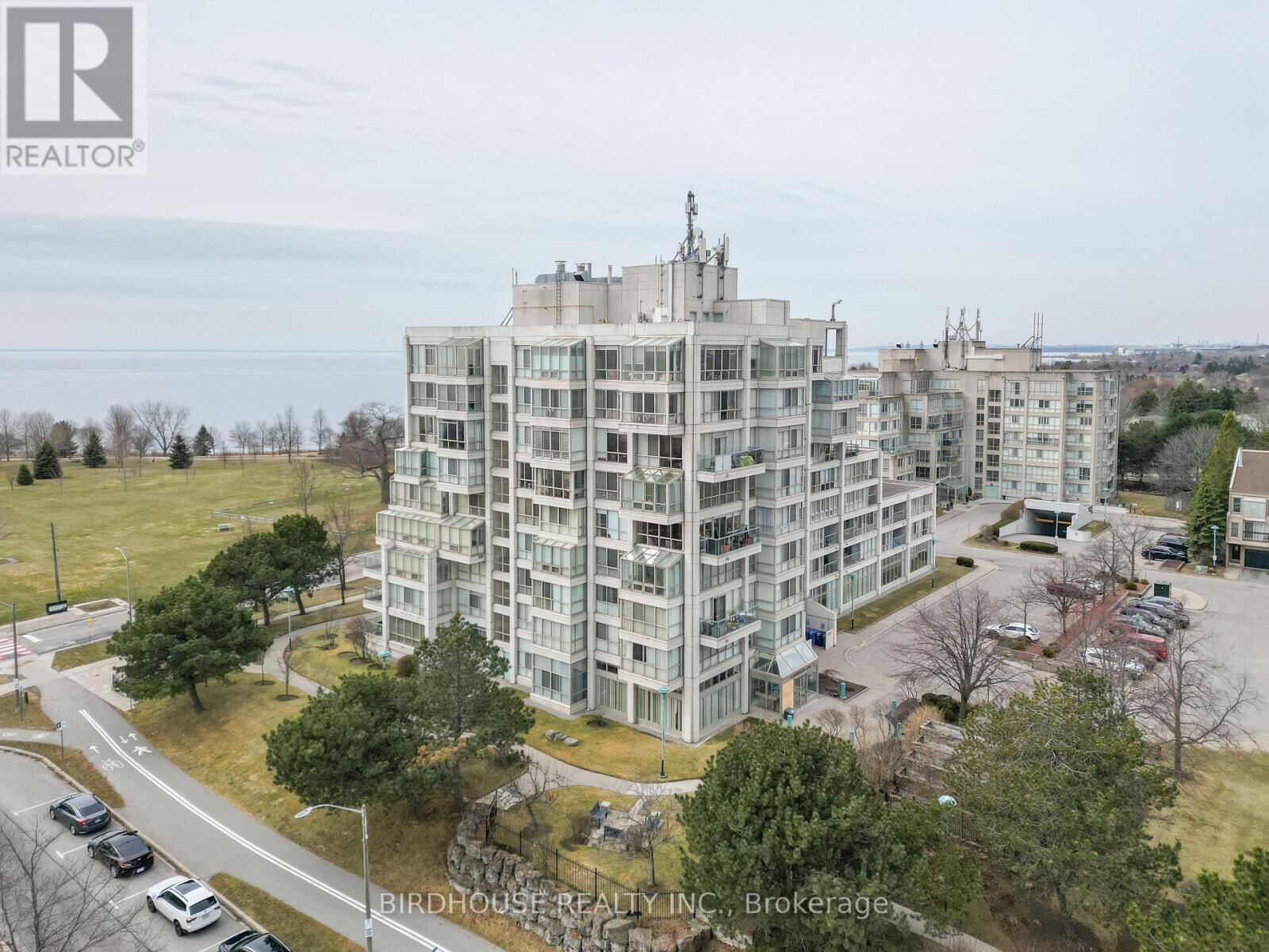 Property Photo:  45 Cumberland Lane 311  ON L1S 7K3 