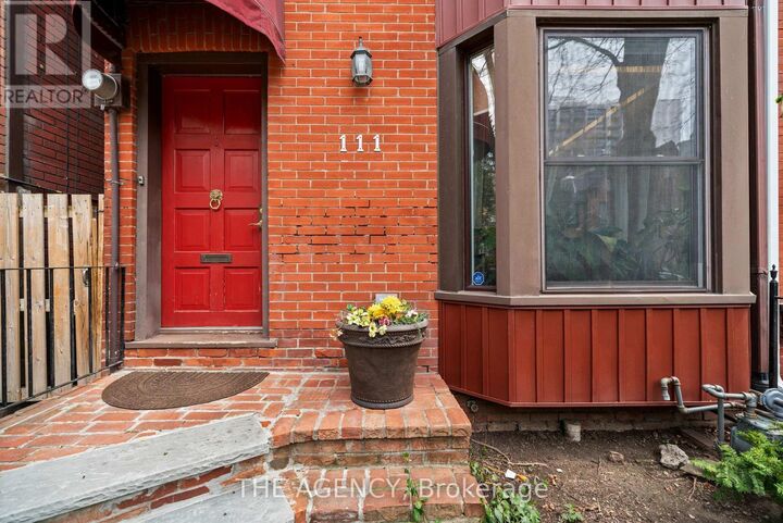 Property Photo:  111 Seaton Street  ON M5A 2T2 