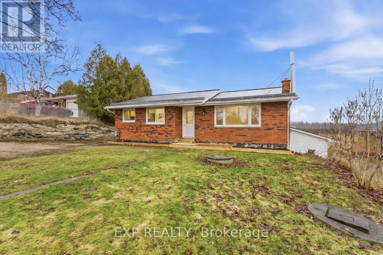 Property Photo: 696 Whites Road ON K8V 5P8