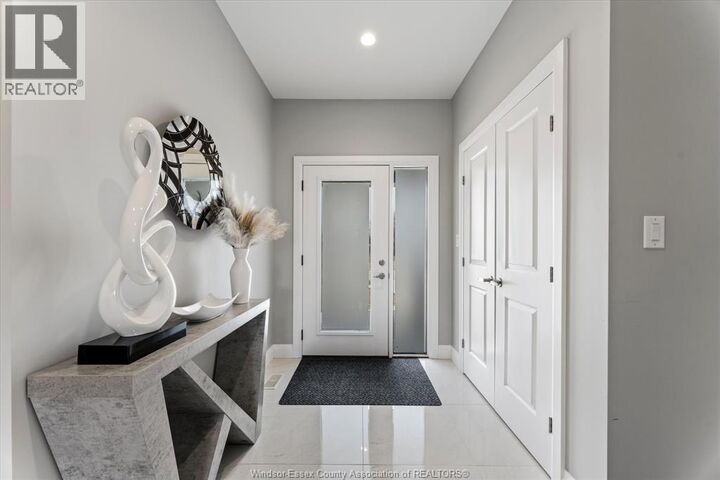 Property Photo: 332 Victoria Avenue ON N9V 1M5
