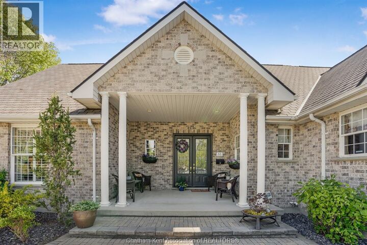 Property Photo:  12 Aspen Close  ON N7L 5M1 