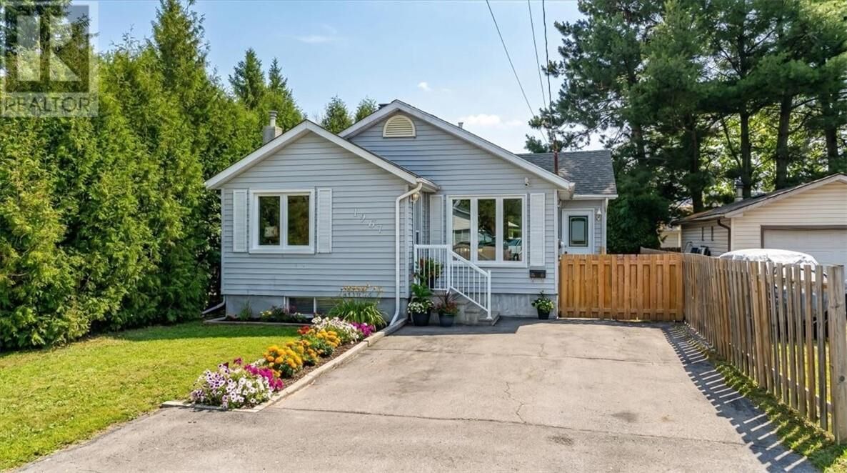 Property Photo:  1981 Margaret Street  ON P3B 1Z6 