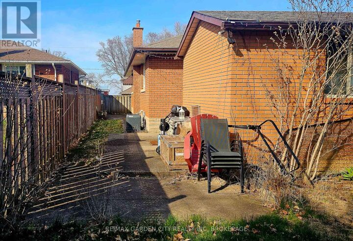 Property Photo: 49 Whittaker Avenue ON L3M 3J3