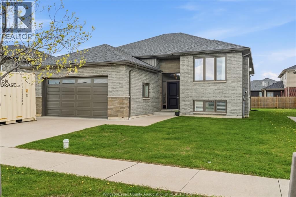 Property Photo:  98 Peter Avenue  ON N8H 0E7 