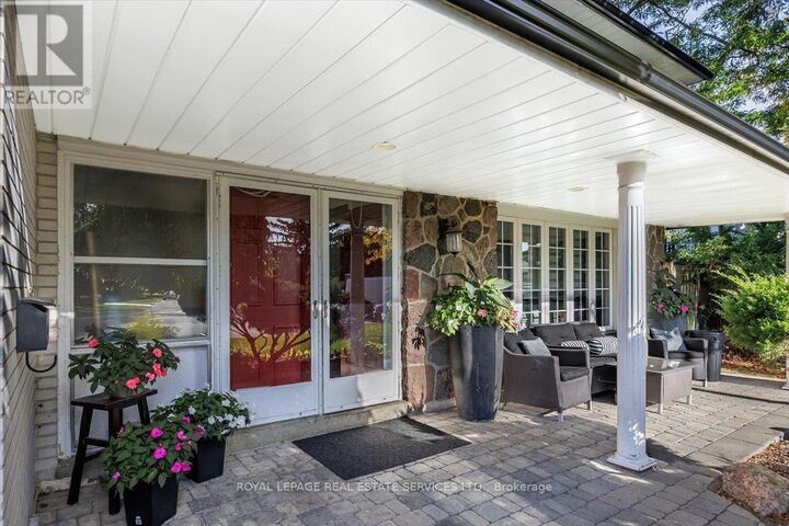Property Photo:  18 Chesterfield Road  ON L6W 1K9 